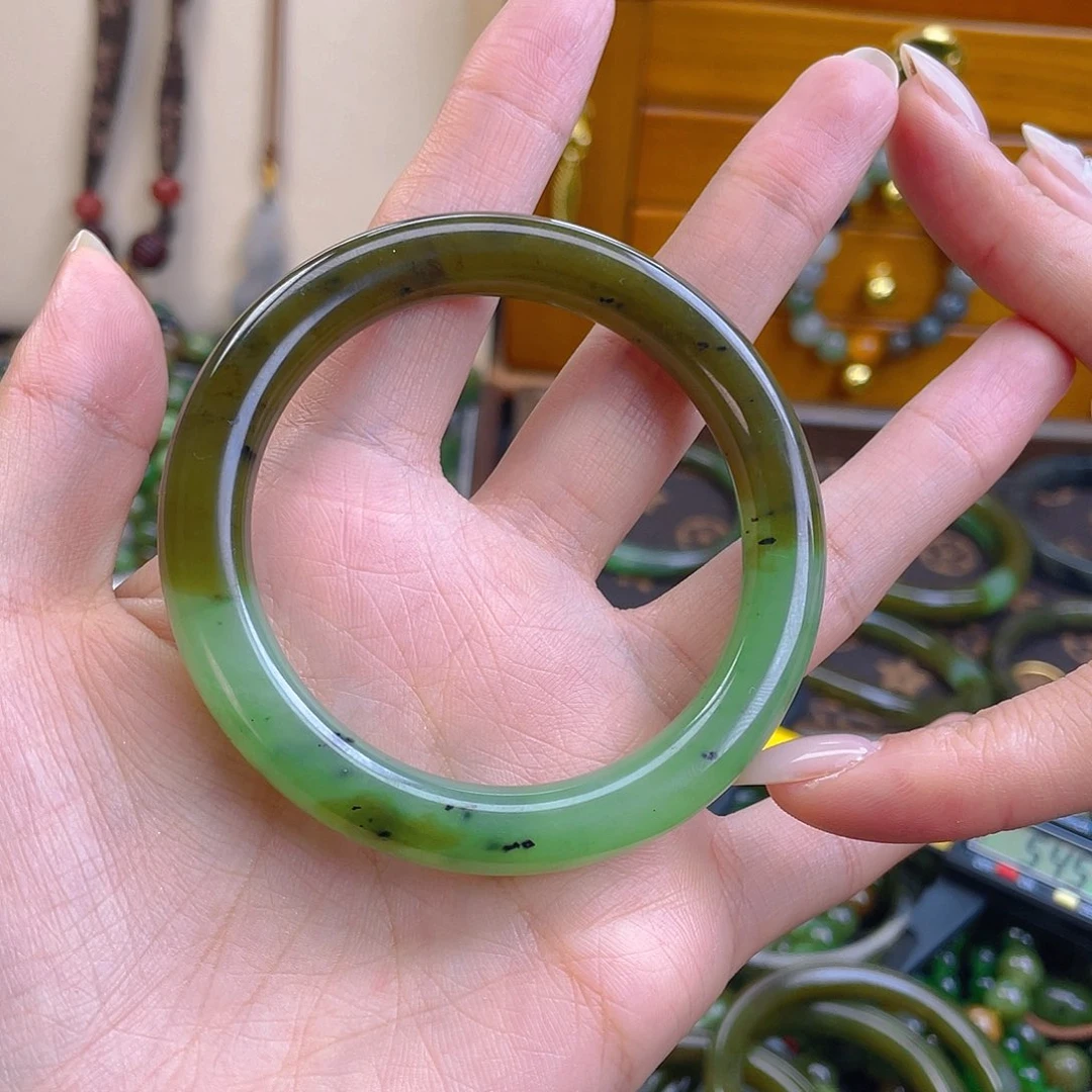 雲***霓和田玉未镶嵌手链55