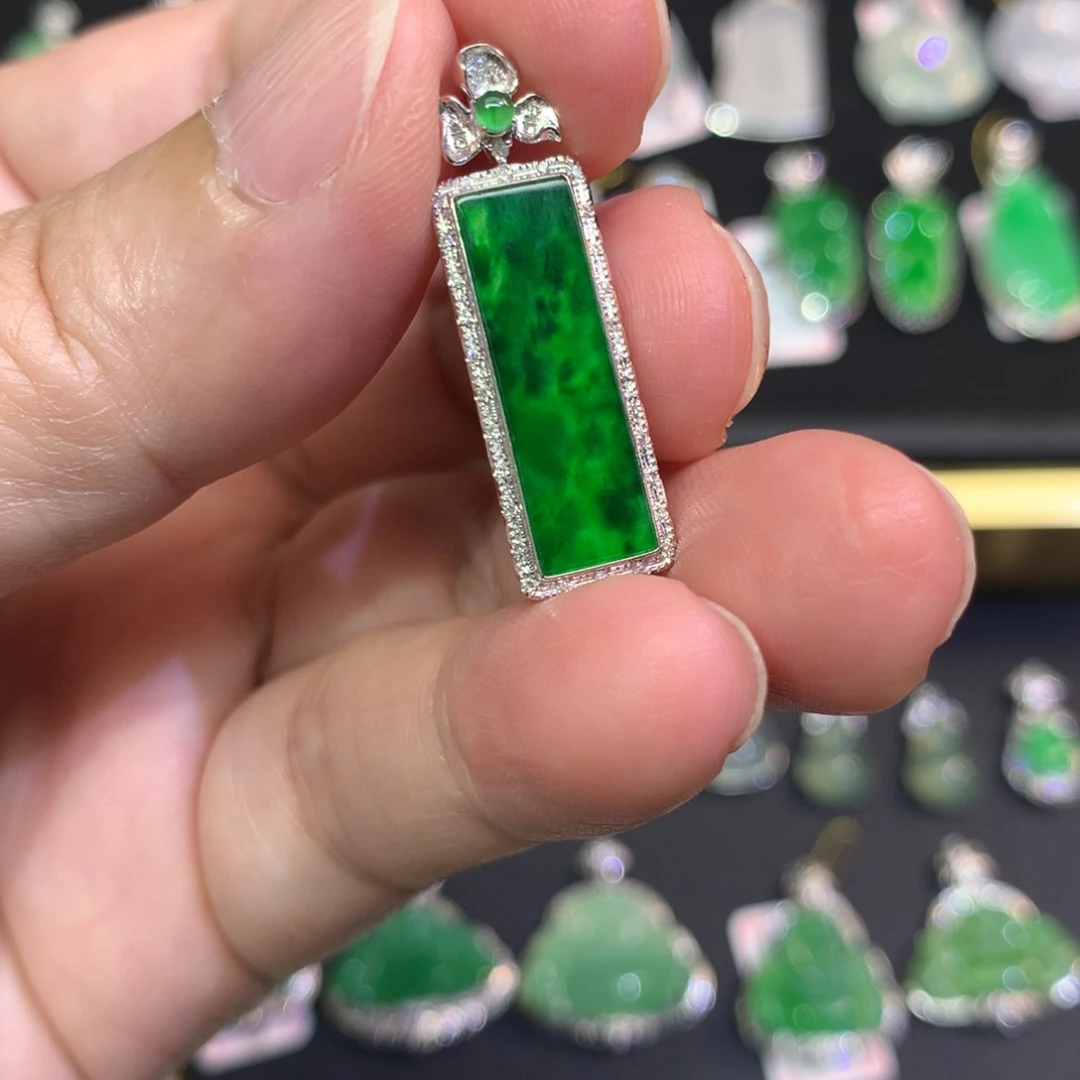 翡翠18K金镶嵌吊坠(不含链)