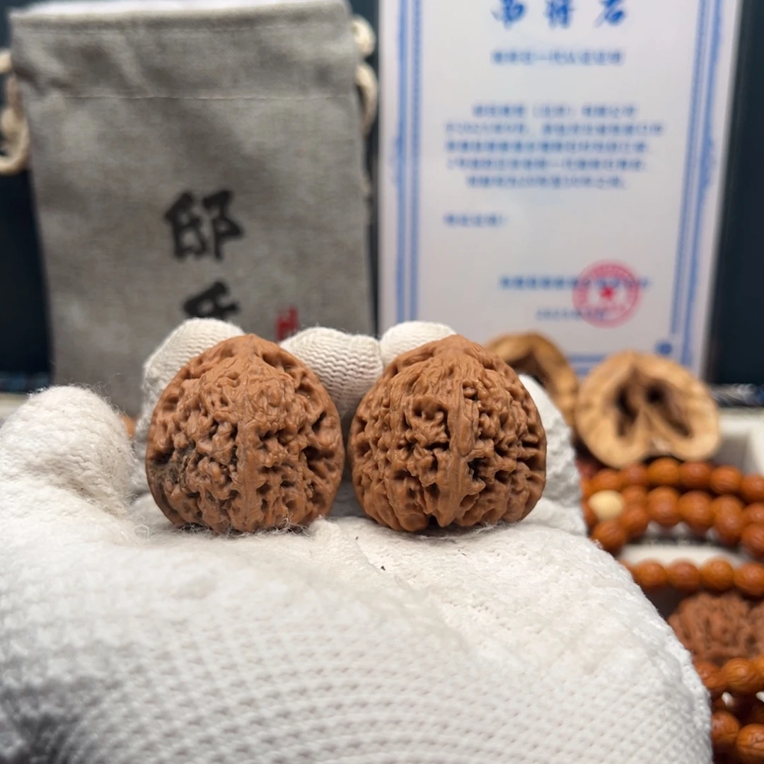 爱***明吊坠文玩核桃村将36