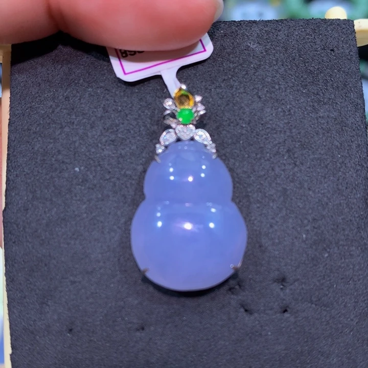 翡翠18K金镶嵌颈饰翡翠