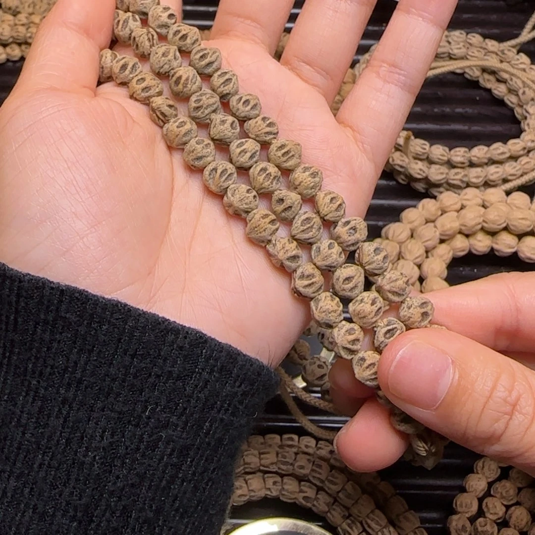 柏香籽/百香籽吊坠哆*