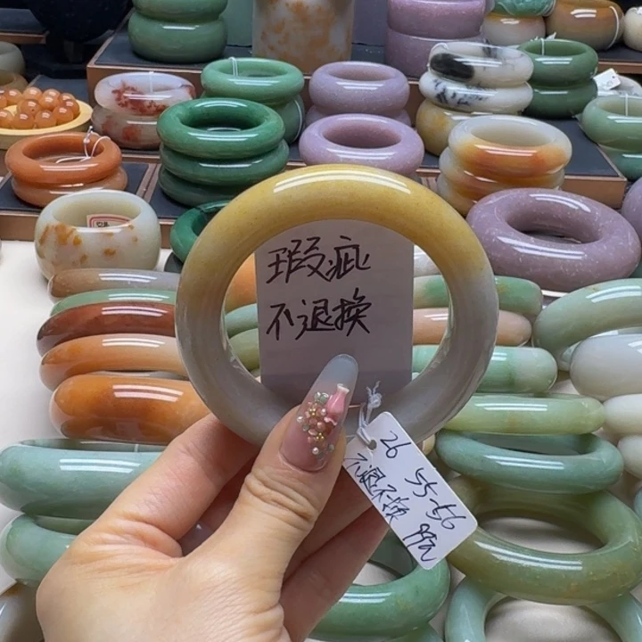 石英质玉未镶嵌手镯