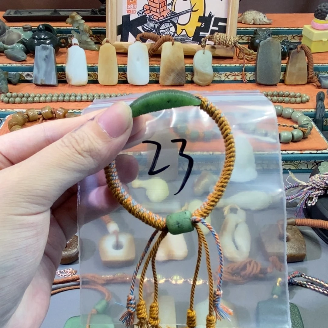 和田玉颈饰未镶嵌哦**z