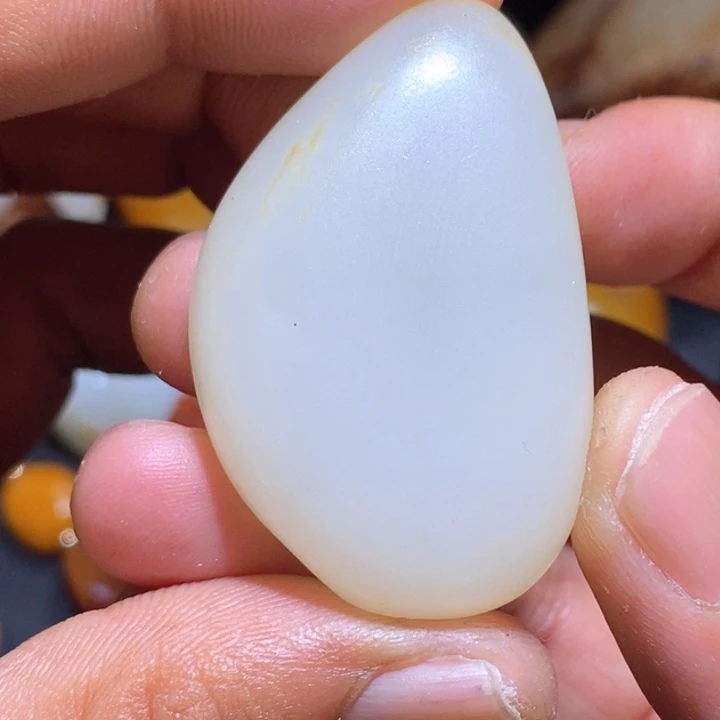 和田玉39克原石未镶嵌