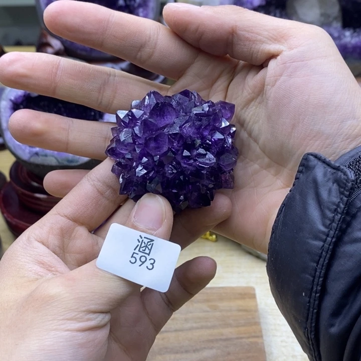 水晶大型摆件（非配饰）未镶嵌茉*?