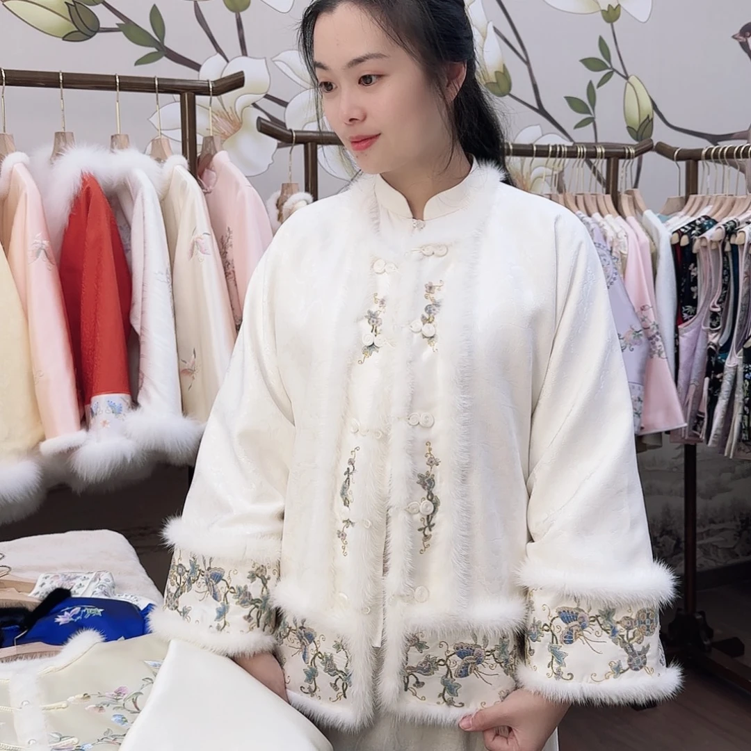 刺绣17.白色蝴蝶打籽绣真丝棉服上衣外套