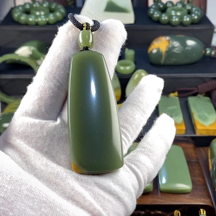 【闪购商品】岫岩河磨玉（透闪石质玉）颈饰未镶嵌安**离