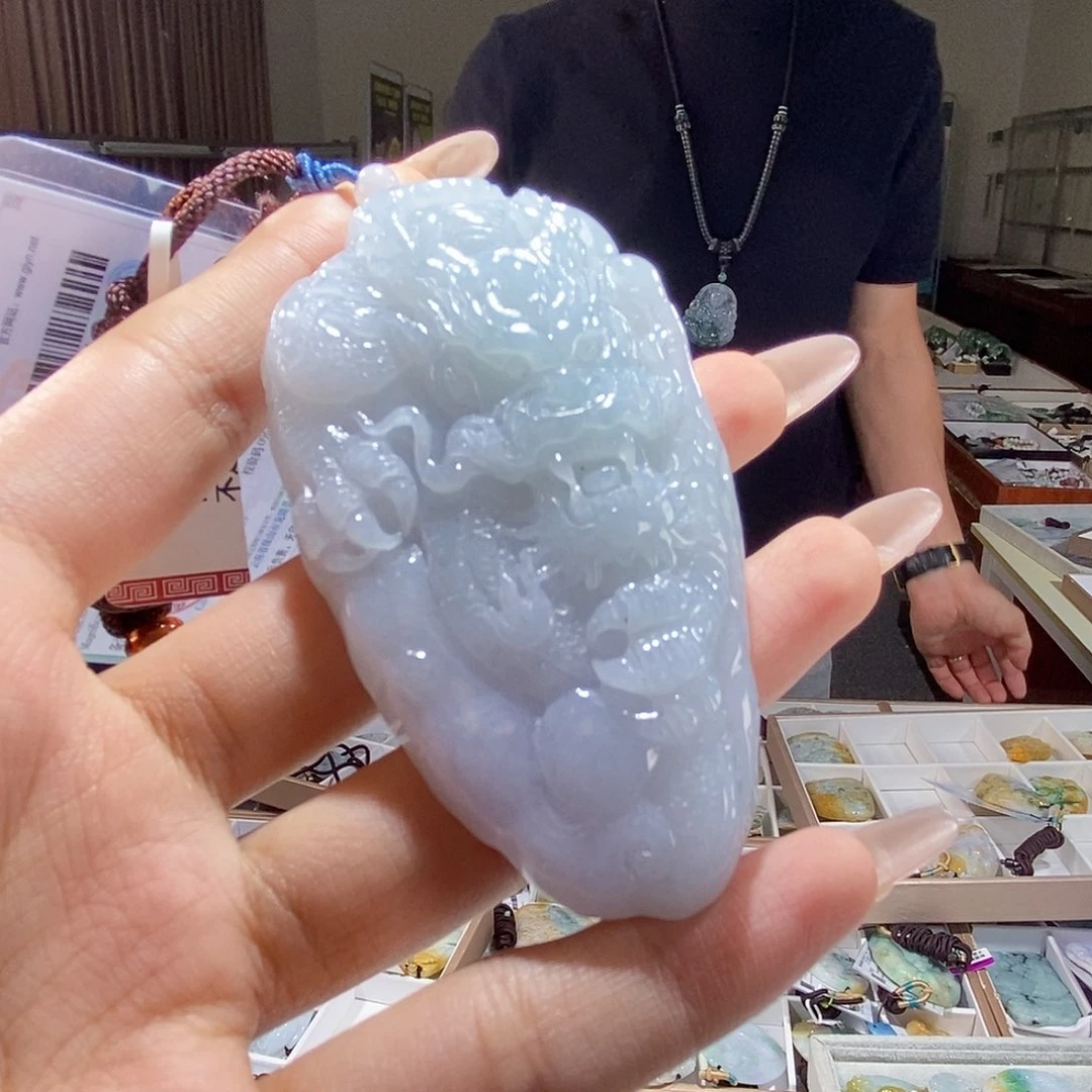 翡翠未镶嵌颈饰我