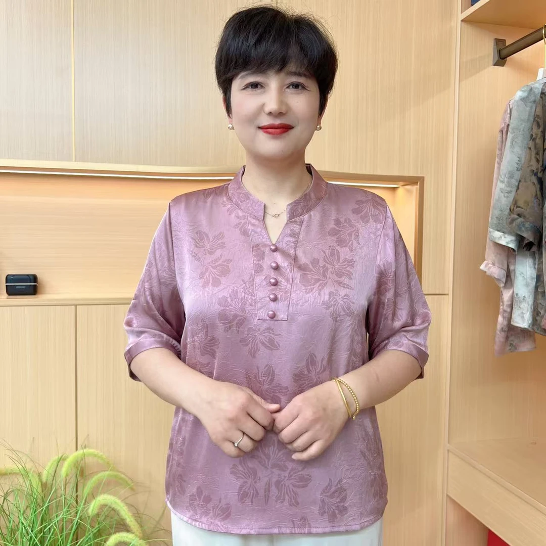 新款夏季薄款凉凉上衣大码宽松时尚V领扣子中老年妈妈T恤短袖上衣