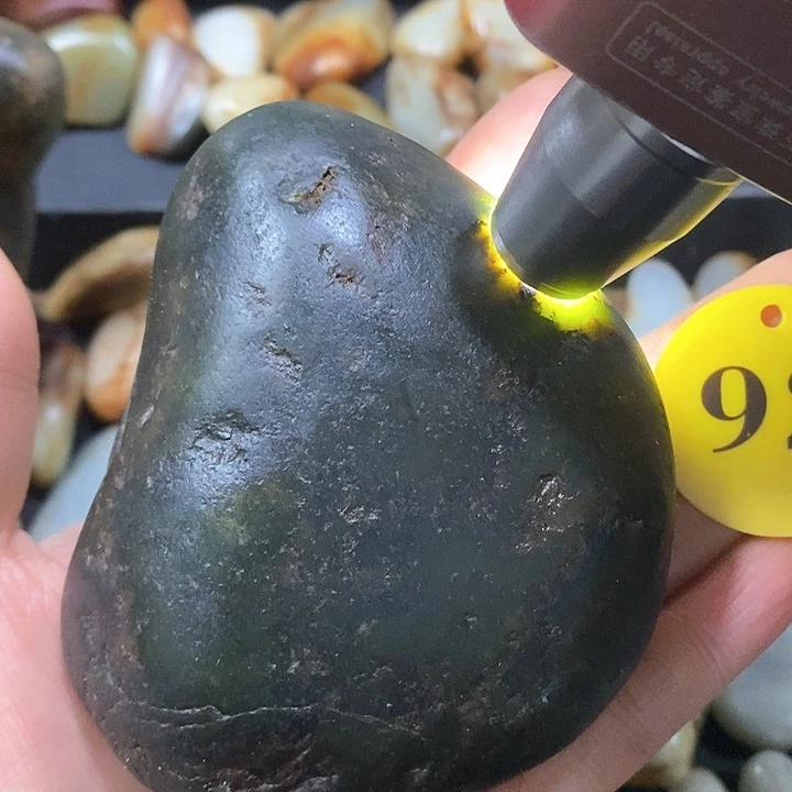 未镶嵌和田玉（糖玉）挂件