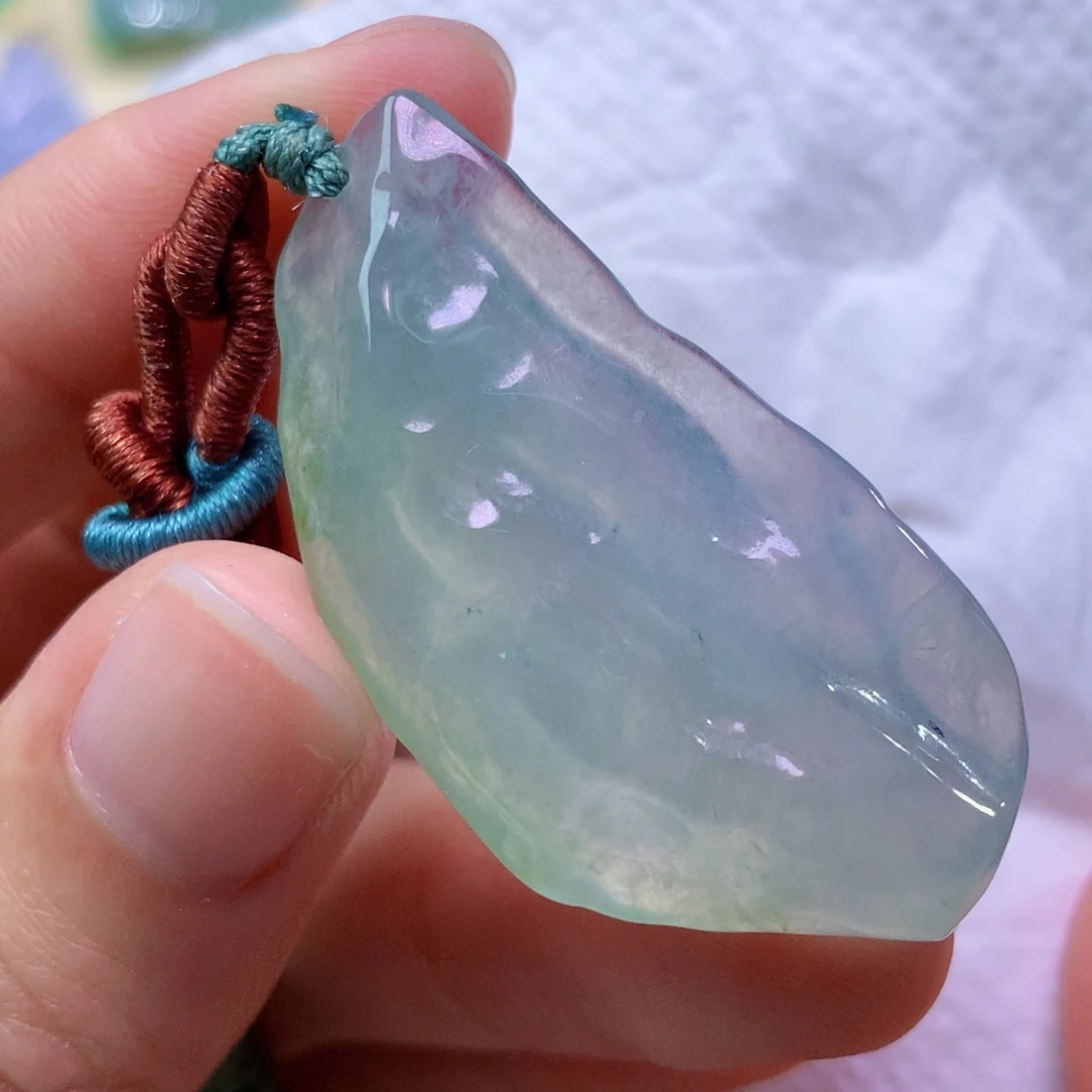 翡翠未镶嵌吊坠(赠链) 8946