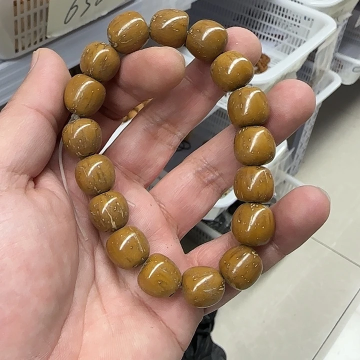 白玉菩提吊坠黄色656