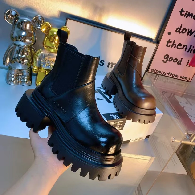 爱棠2025秋季新款厚底女士短靴马丁靴888-8