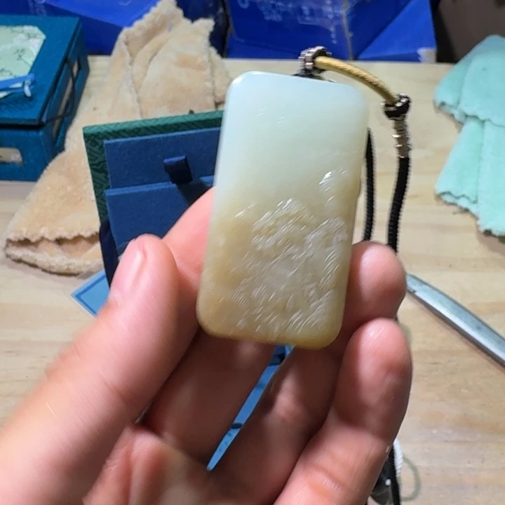 未镶嵌和田玉（糖玉）挂件