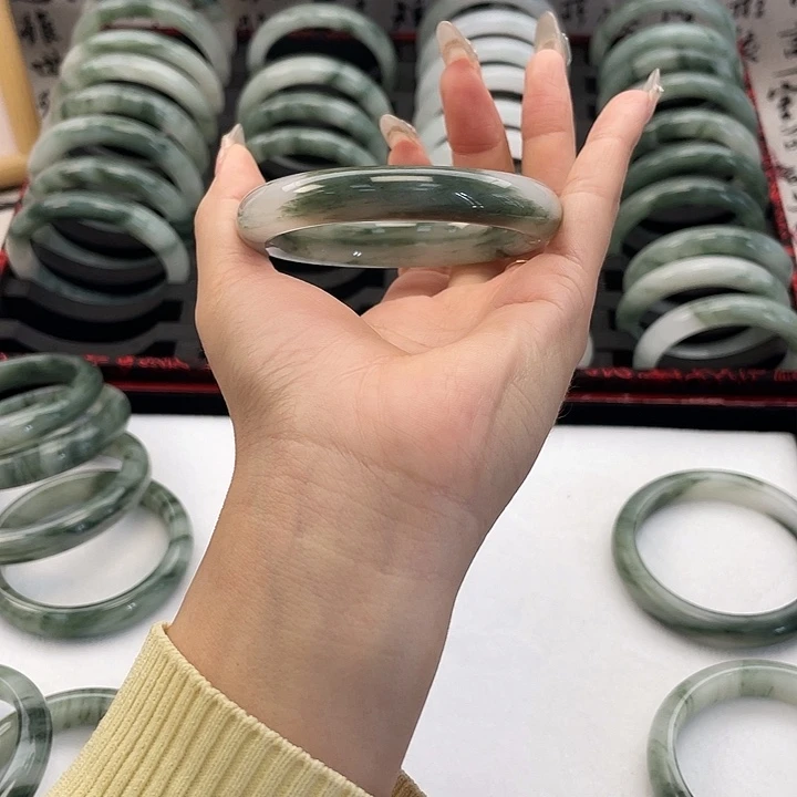 石英质玉未镶嵌手镯228