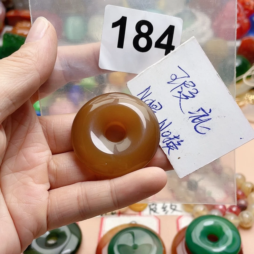合金颈饰玛瑙/玉髓董**?