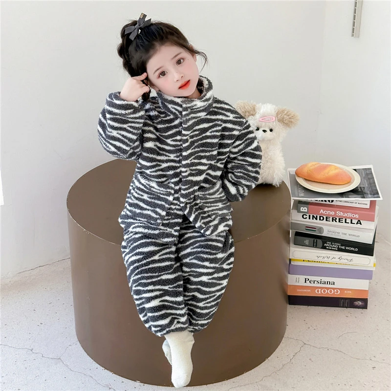 珊瑚绒新款宝宝冬季女孩子睡衣秋冬款睡衣儿童