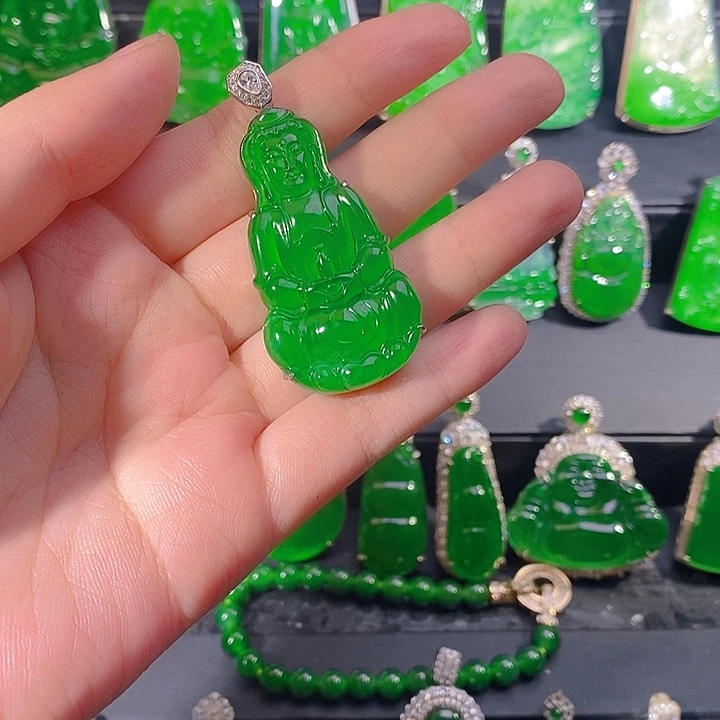 翡翠银S925镶嵌颈饰是