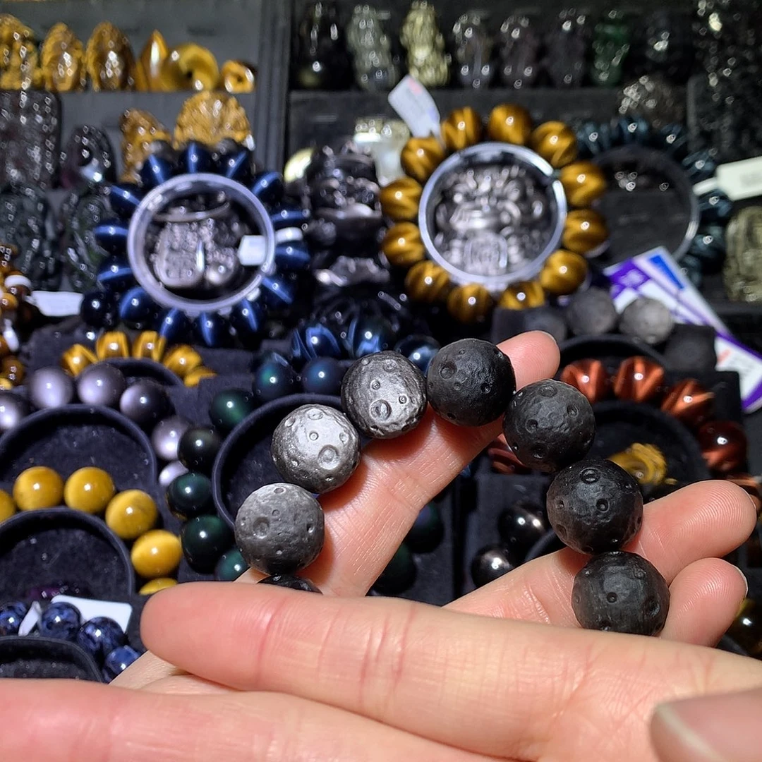 H***e木变石未镶嵌手链