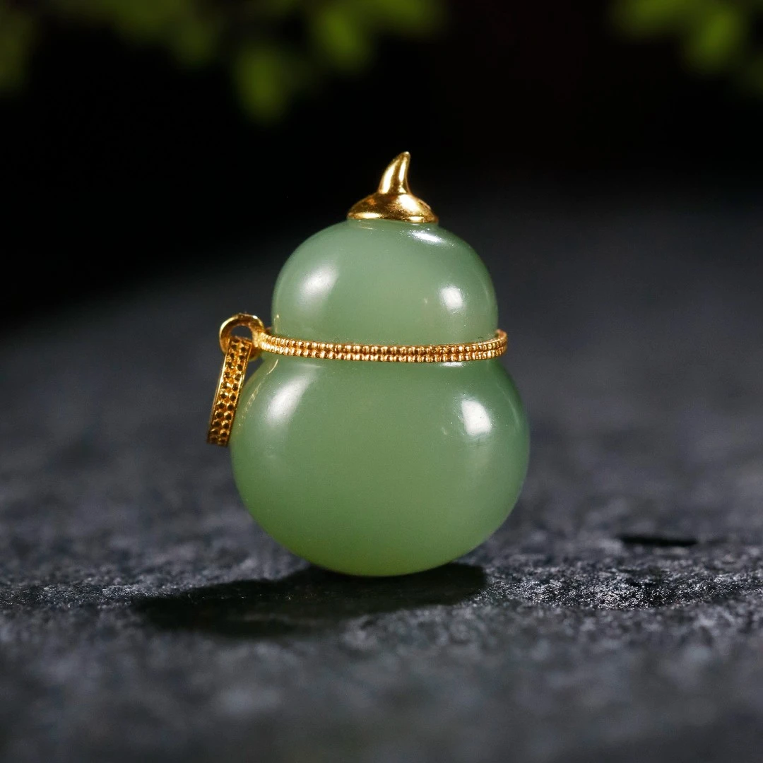双福/18K金和田玉粉青葫芦吊坠