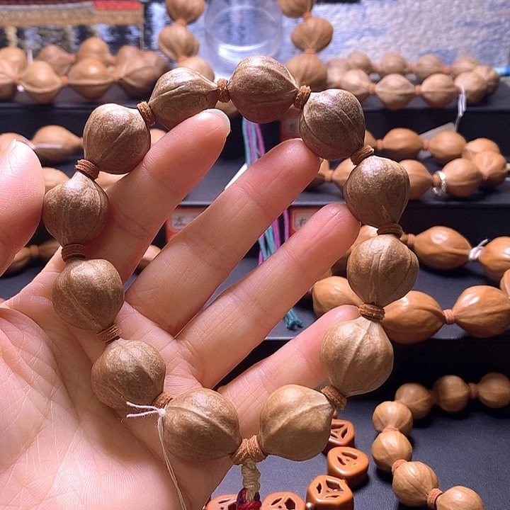 橄榄核手串鸡血红密度高核质好19×22