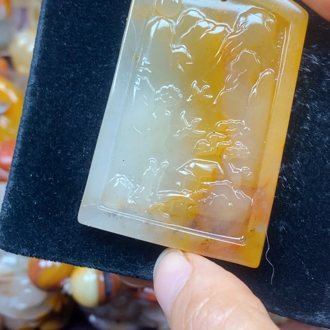 未镶嵌石英质玉（黄龙玉）吊坠(不含链)