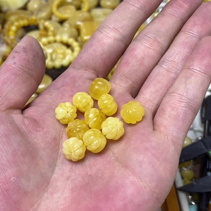 蜜蜡未镶嵌裸石多样性发货其一