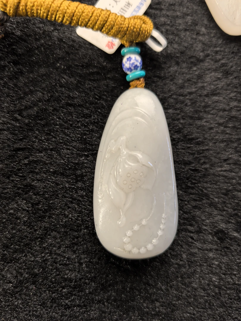 和田玉白玉莲花挂件