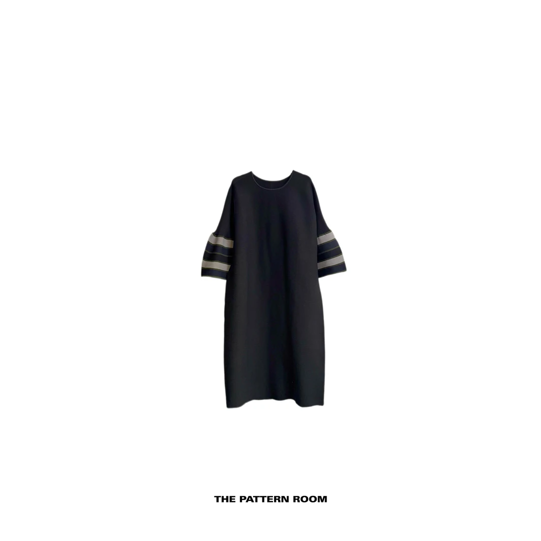 The pattern room | 织物之美静谧撞色条纹精织喇叭袖连衣裙