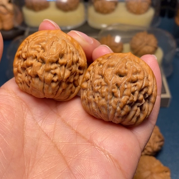 【闪购商品】文玩核桃把件莲花