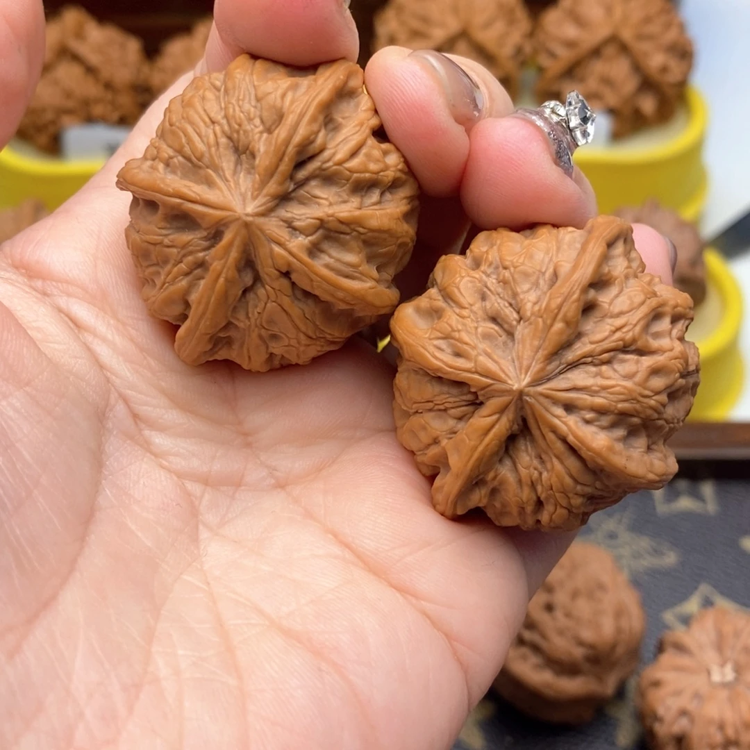 忽***间把件文玩核桃696号雨花石正四