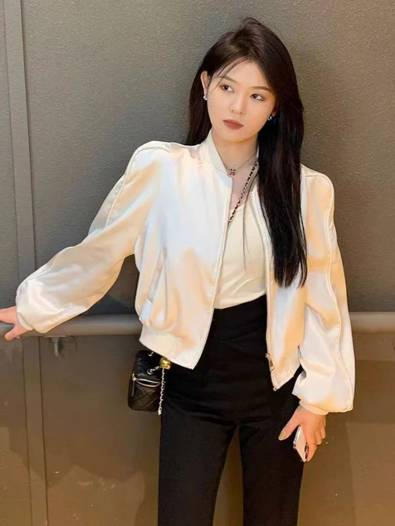 大牌清仓短款夹克女白色外套棒球服上衣春秋季韩国黑色小众设计潮
