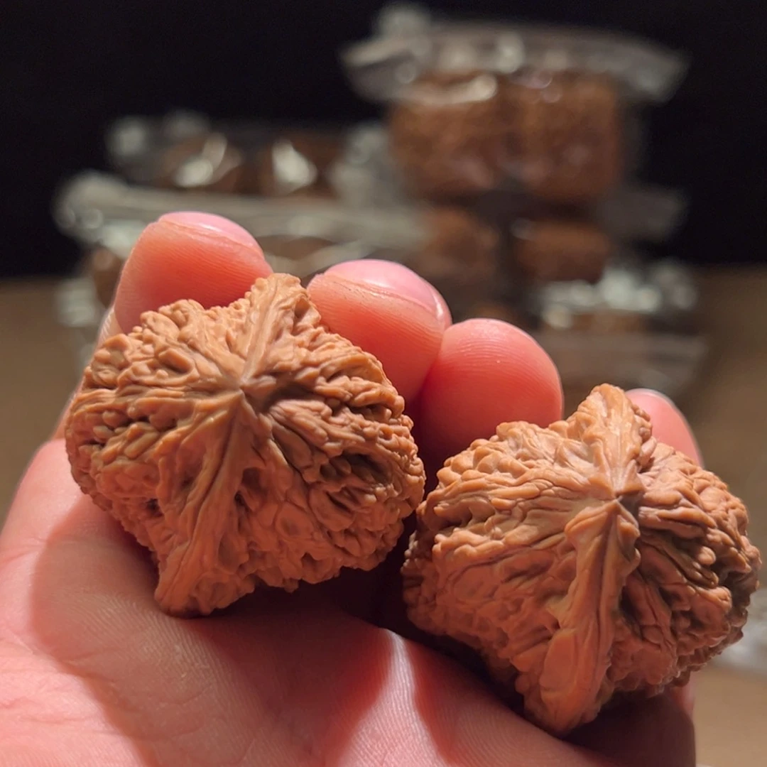 文玩核桃把件预*南疆40