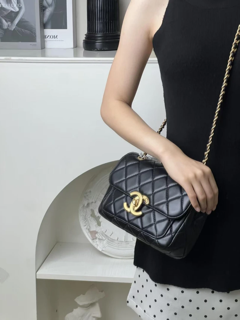 99新 Chanel/香奈儿 24b双c大logo方胖子黑金羊 /优品