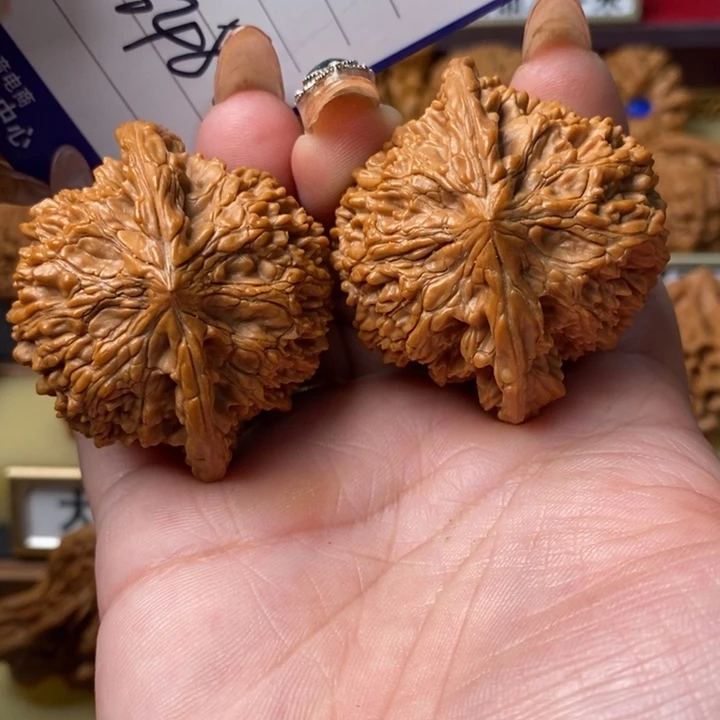 峰***忆把件桃核全品满天星