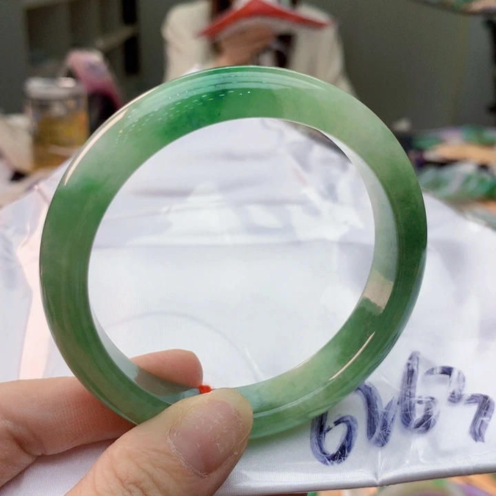 翡翠未镶嵌手镯翡翠手镯