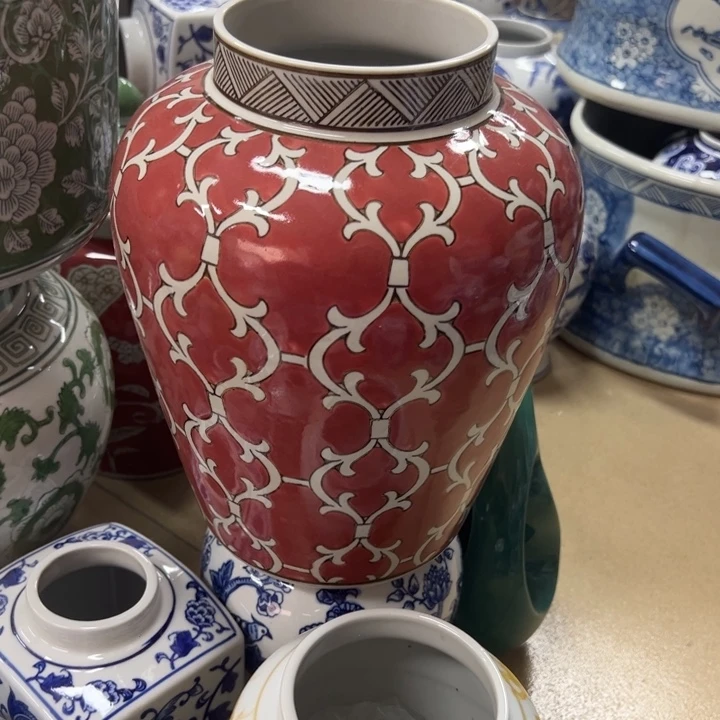 瓷片微瑕陶瓶。。。。。。。。。。。。。。。