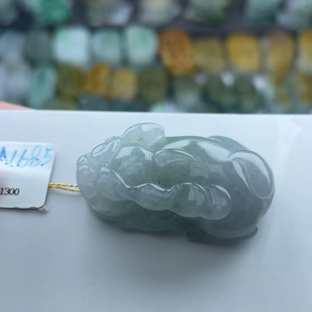 翡翠未镶嵌颈饰貔貅