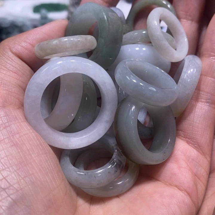 翡翠未镶嵌吊坠(不含链)云***?A223