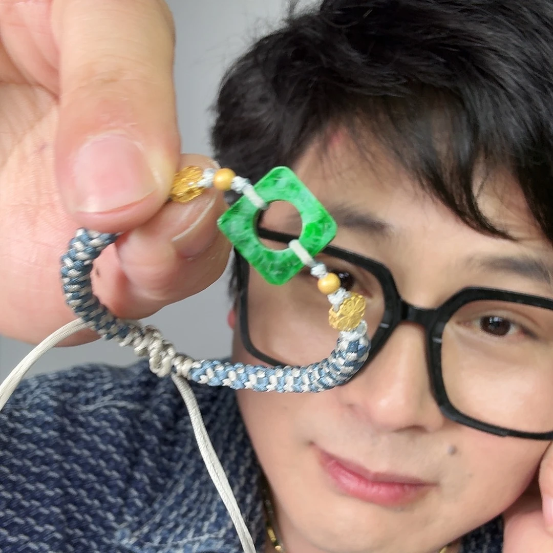 翡翠18K金镶嵌颈饰一件