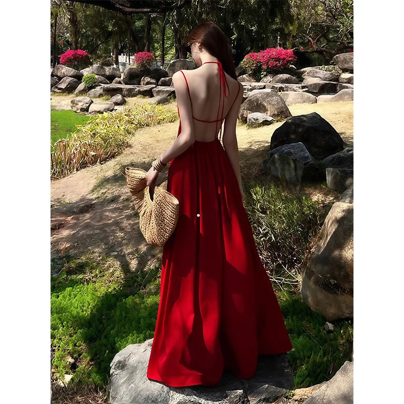 性感辣妹高级感露背吊带连衣裙女2025夏季新款收腰显瘦气质a字裙