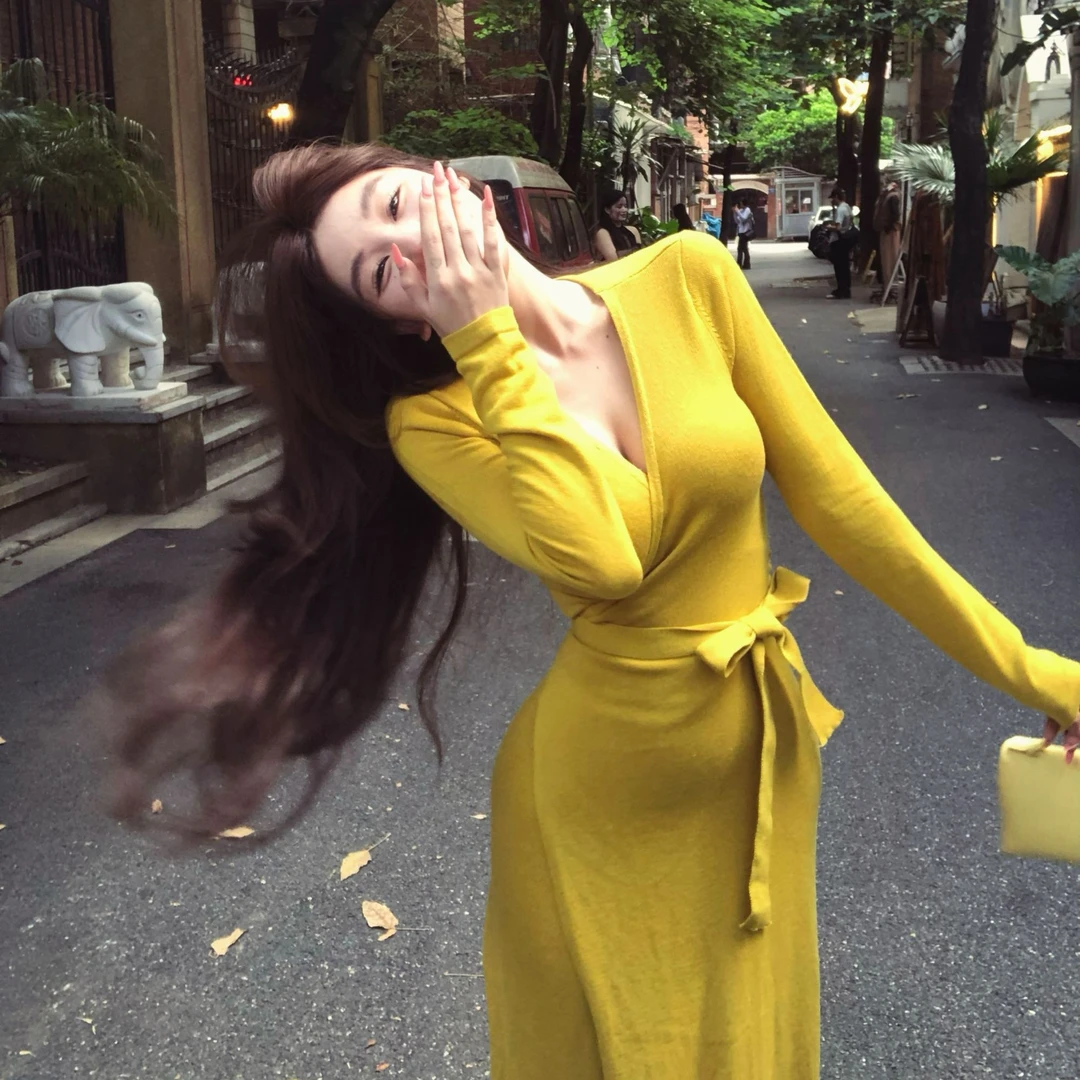 WW定制「秋野雏菊」网红显瘦气质时尚修身法式收腰小众设计感连衣裙