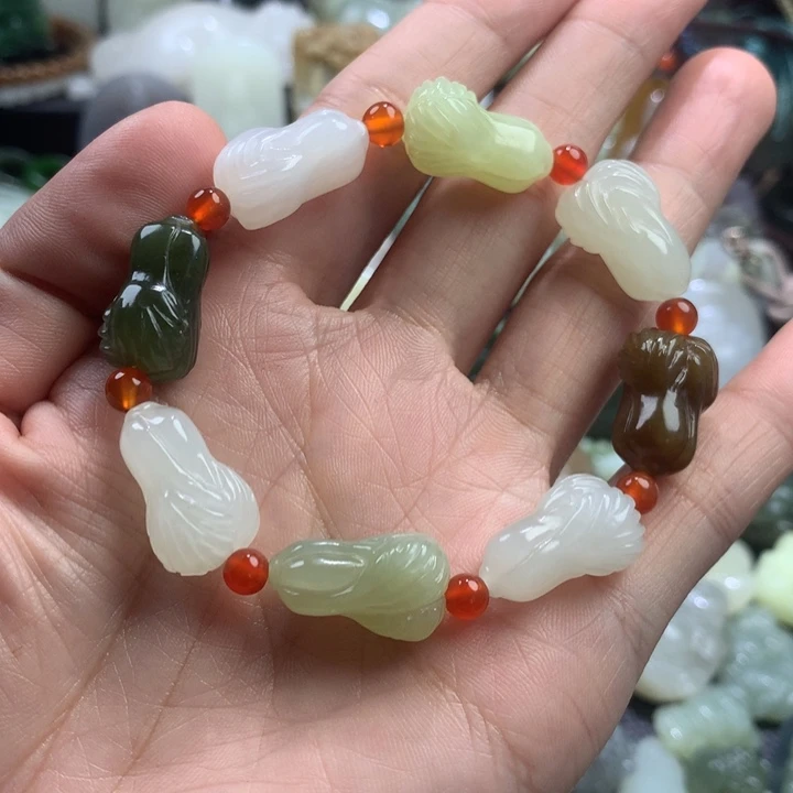 和田玉颈饰未镶嵌