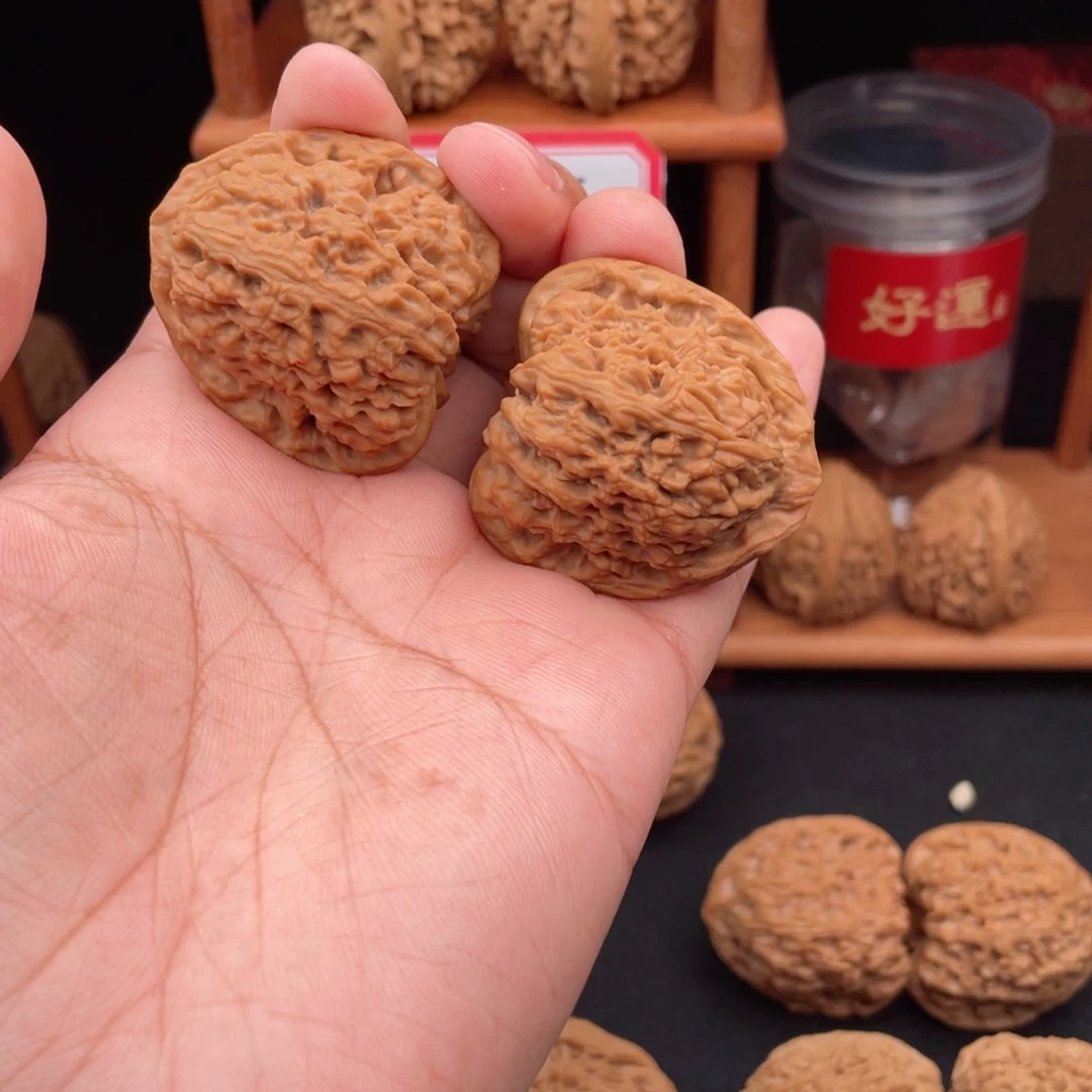 文玩核桃吊坠厚****7好运南将石文玩核桃