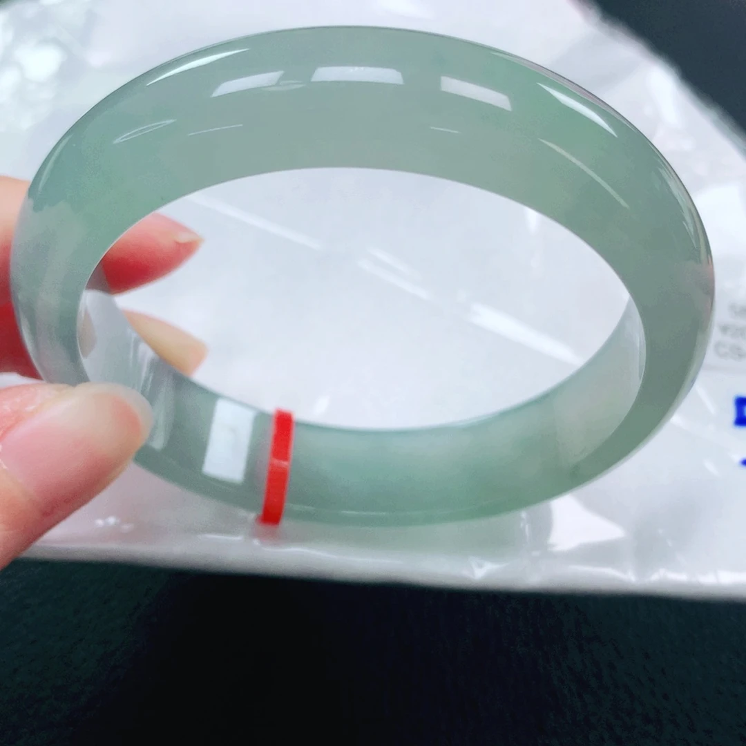 翡翠手镯未镶嵌57圈