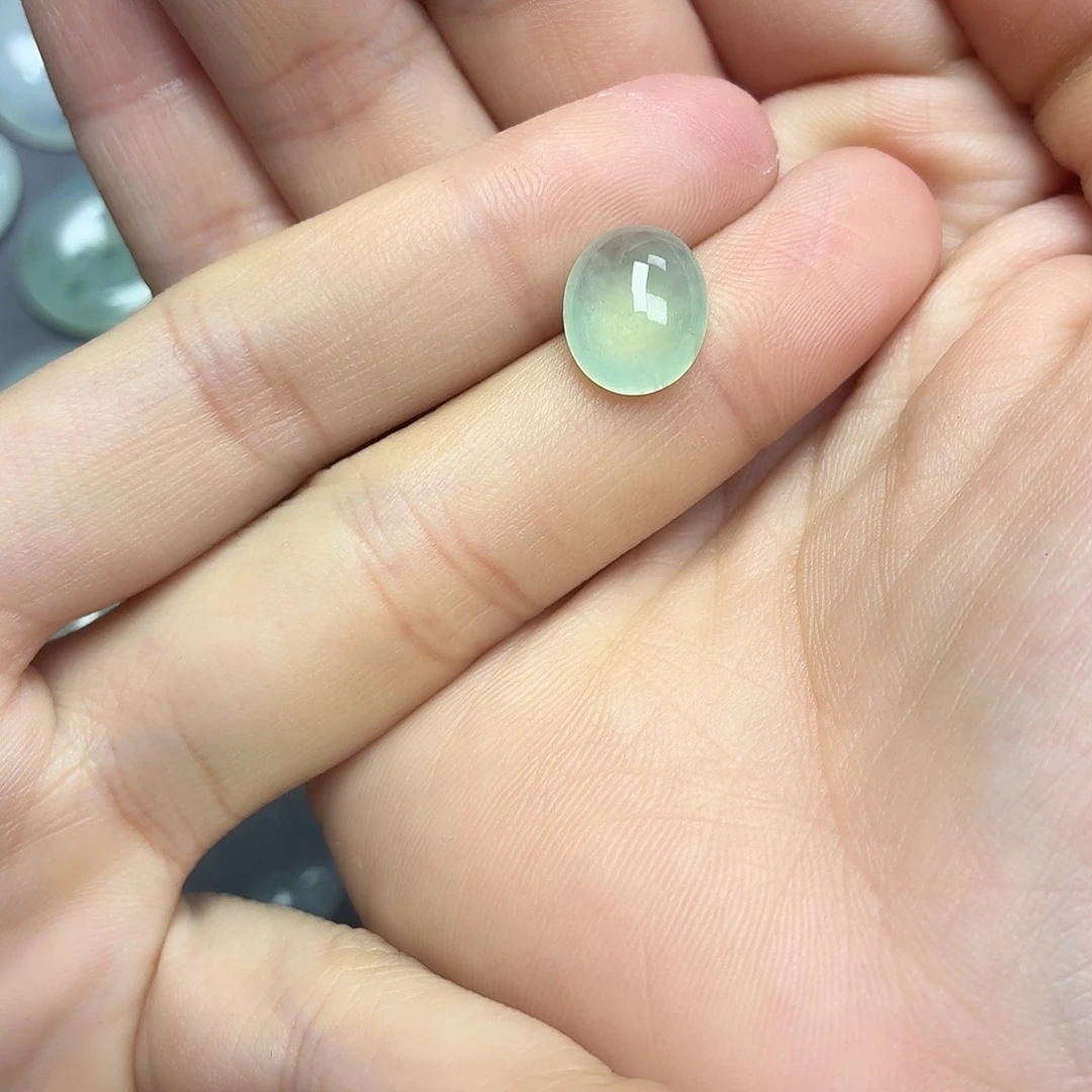 翡翠未镶嵌颈饰冰晴绿蛋