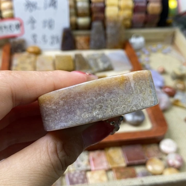 石英岩玉合金颈饰