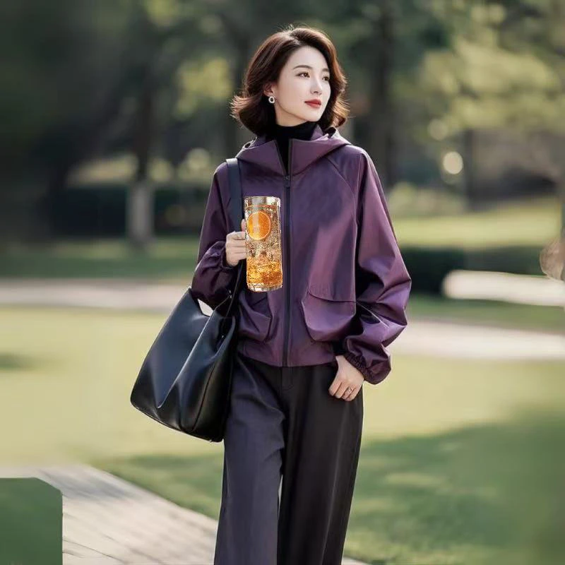 2025新款秋季冲锋衣女外套宽松休闲工装连帽户外大码妈妈装夹克女