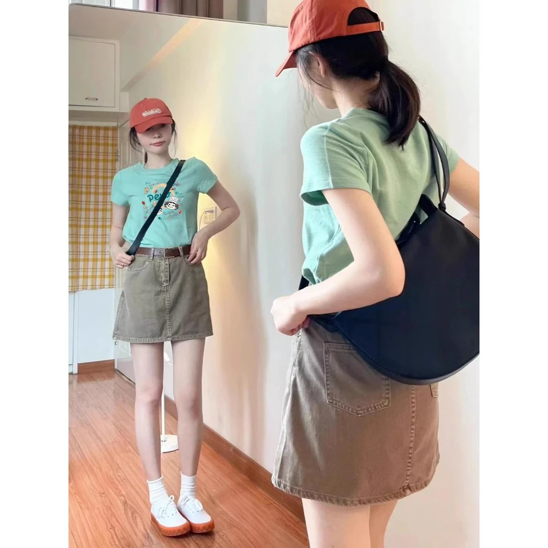 chic别致正肩绿色短袖T恤女夏季ins修身字母印花设计感短款上衣