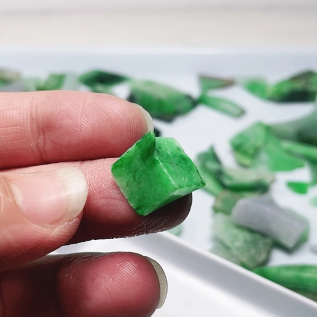 【闪购商品】翡翠颈饰未镶嵌A货